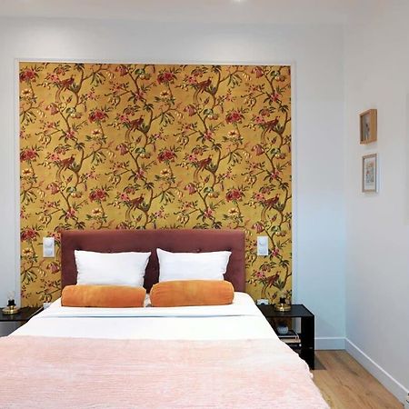 Апартаменты Modern Renovated Studio With A Touch Of Gilded Glamour Central Париж Экстерьер фото