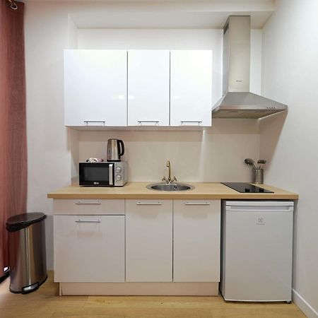 Апартаменты Modern Renovated Studio With A Touch Of Gilded Glamour Central Париж Экстерьер фото